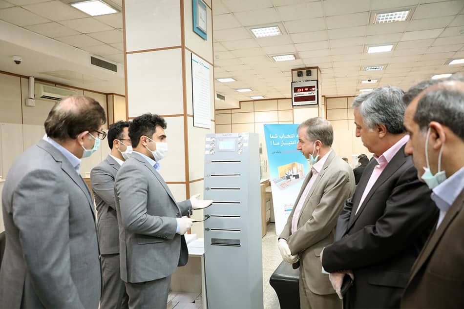 دستگاه خودکار تحویل فرم به مشتری