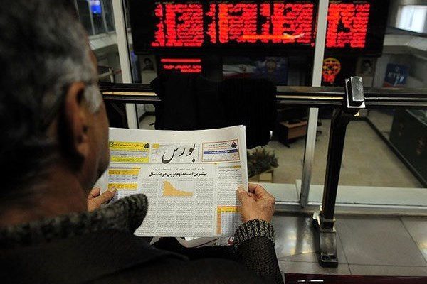 تا پایان سال ۱۴۰۰ انتظار رشد جهشی از بورس نداشته باشید/ نیمی از سهام هنوز در صفهای فروش قفل شدهاند