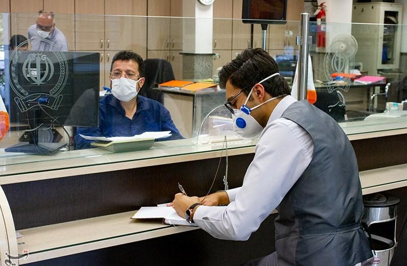 گلایه کارمندان بانک‌ها از عدم برنامه دولت برای واکسیناسیون