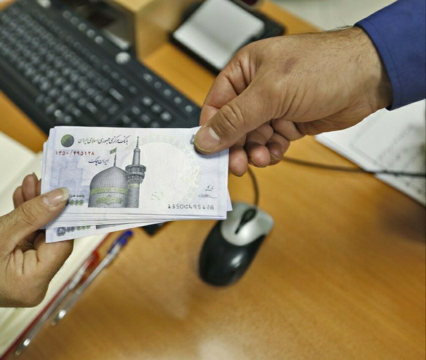 چه میزان اسکناس سال گذشته در گردش بود؟