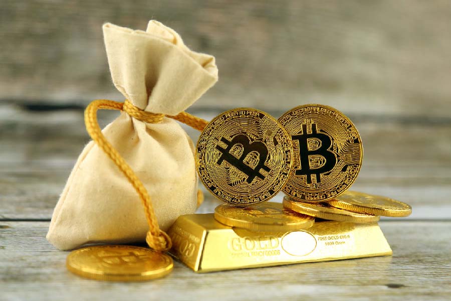 پناهگاه امن کدام است؛ طلا یا بیتکوین؟