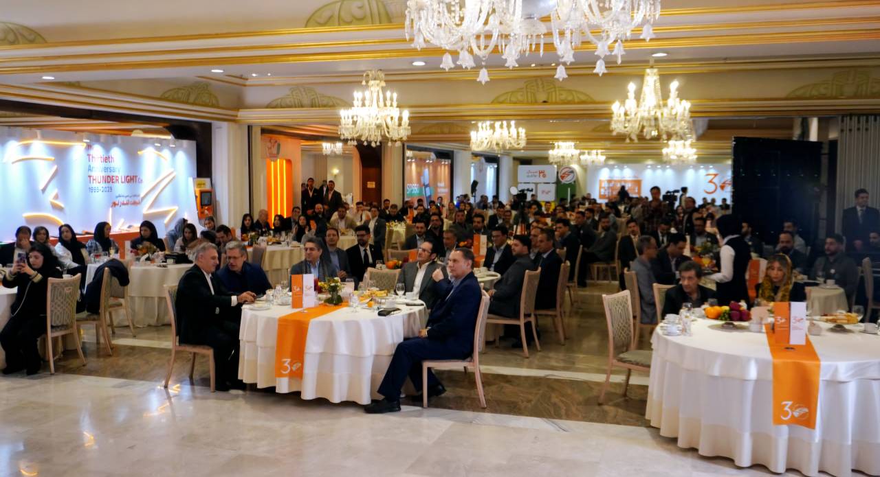 تولد سی سالگی تندر نور