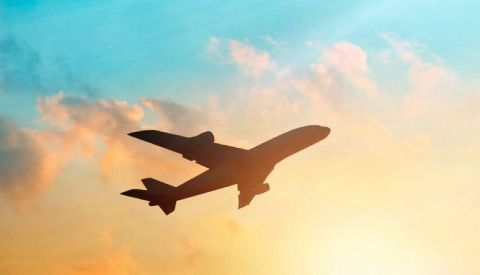 تاثیر ساعت حرکت هواپیما روی قیمت بلیط