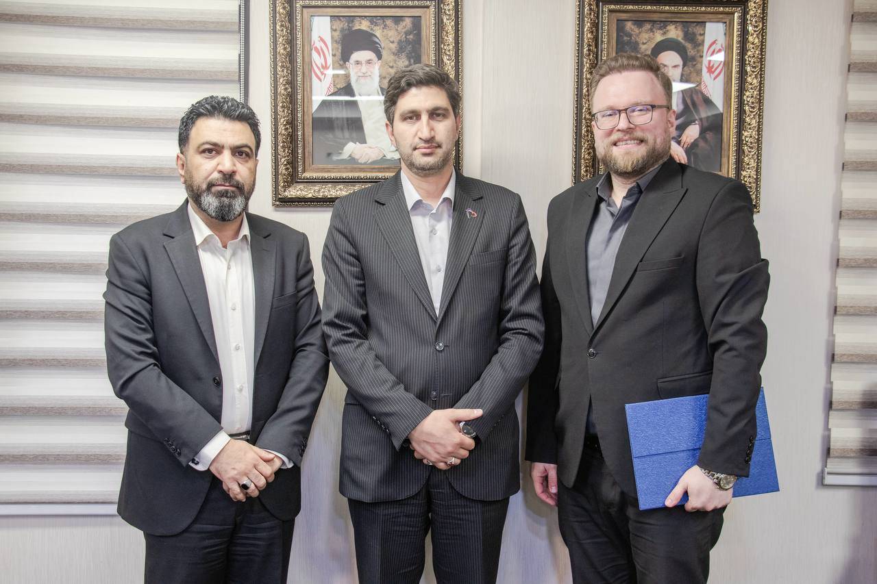 عضو هیئت مدیره فن آواکارت