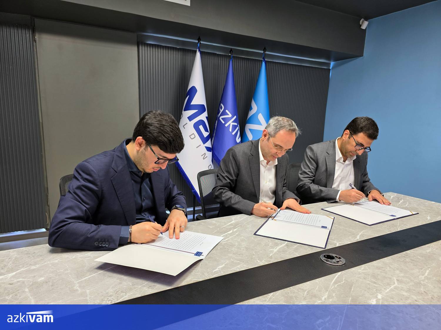 آغاز همکاری ازکی‌وام، کارگزاری اندیشه