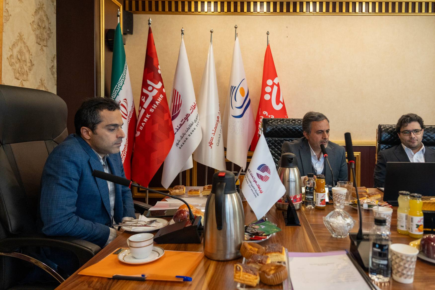 هلدینگ بانک شهر