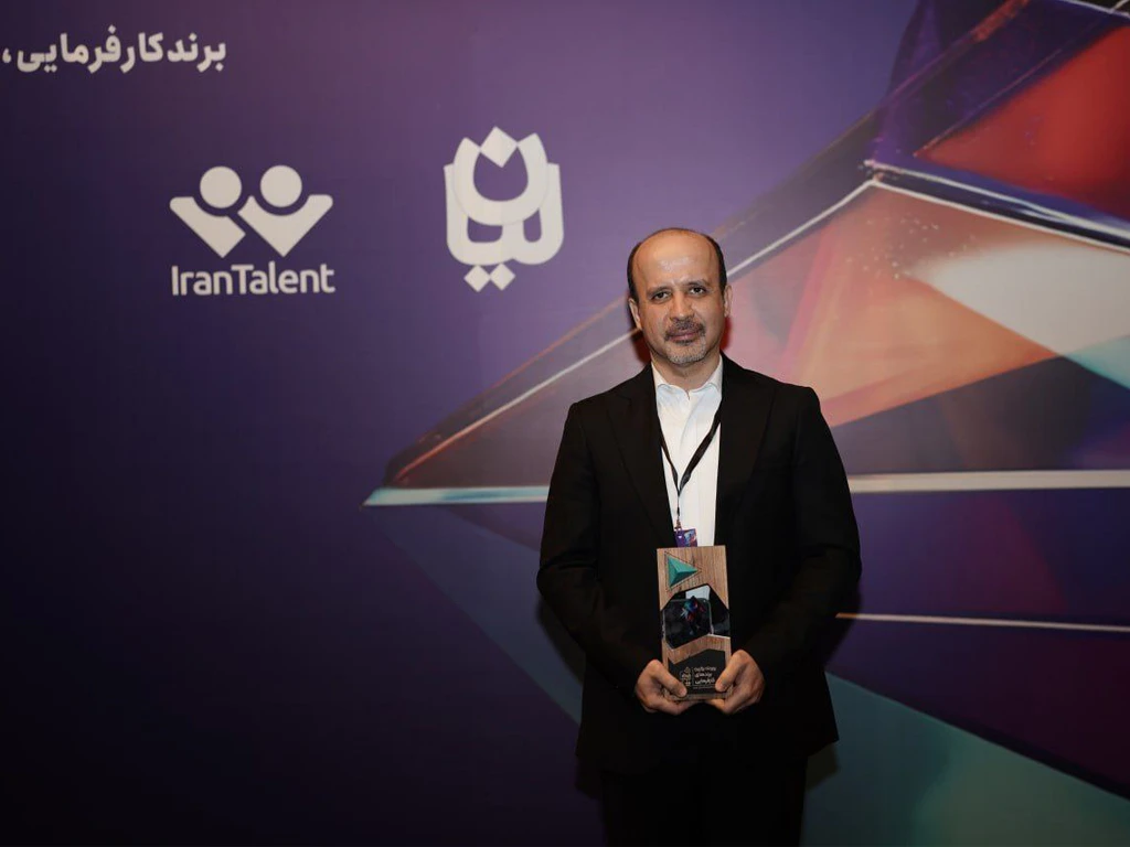 ایرانسل انتخاب اول کارجویان