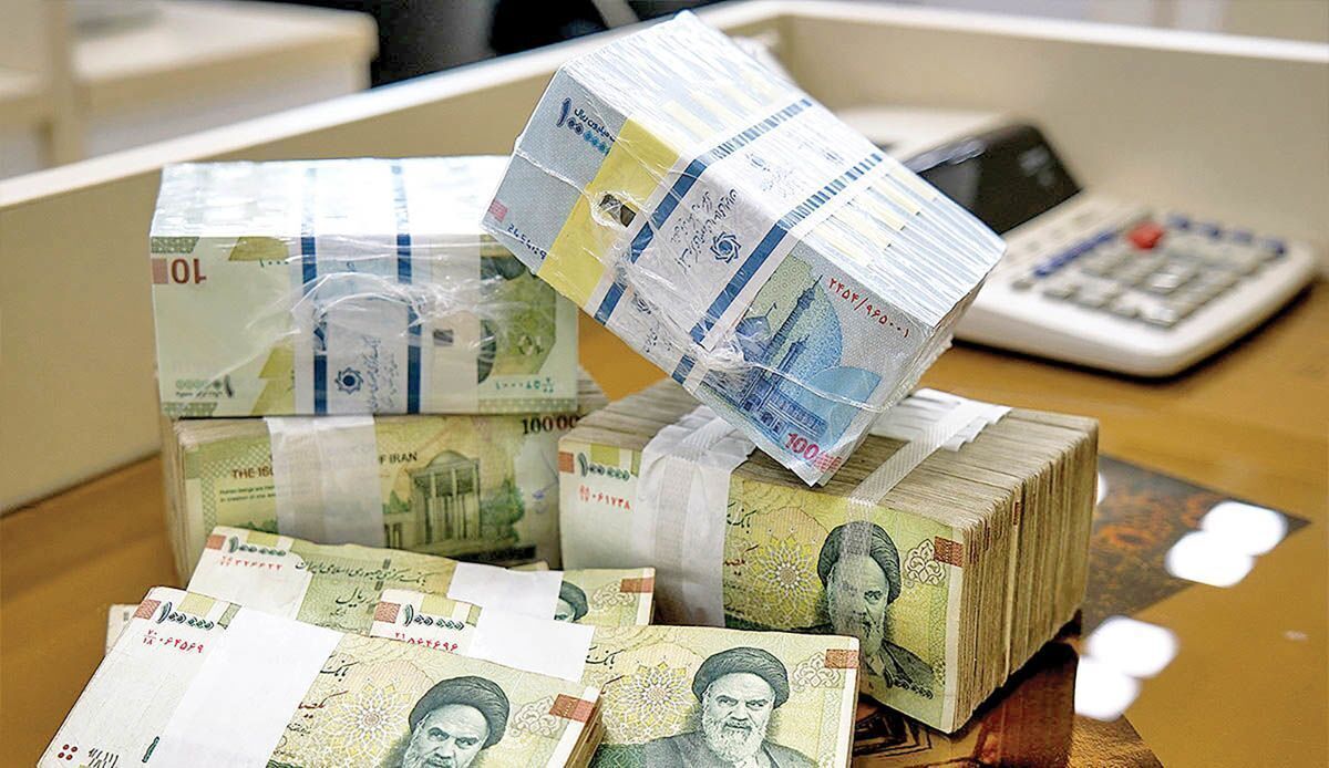 تصویر فیش حقوقی کارمند بانکی