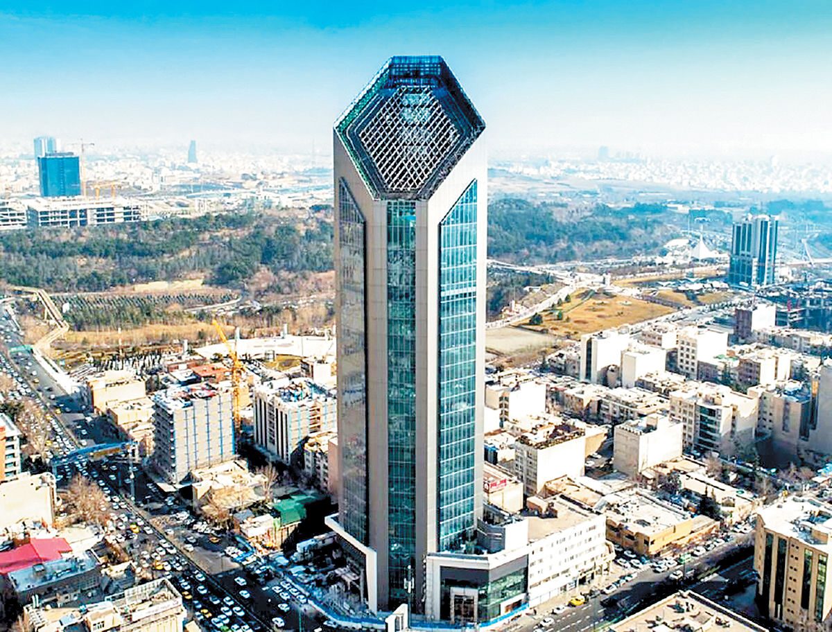 تخلفات بانک آینده