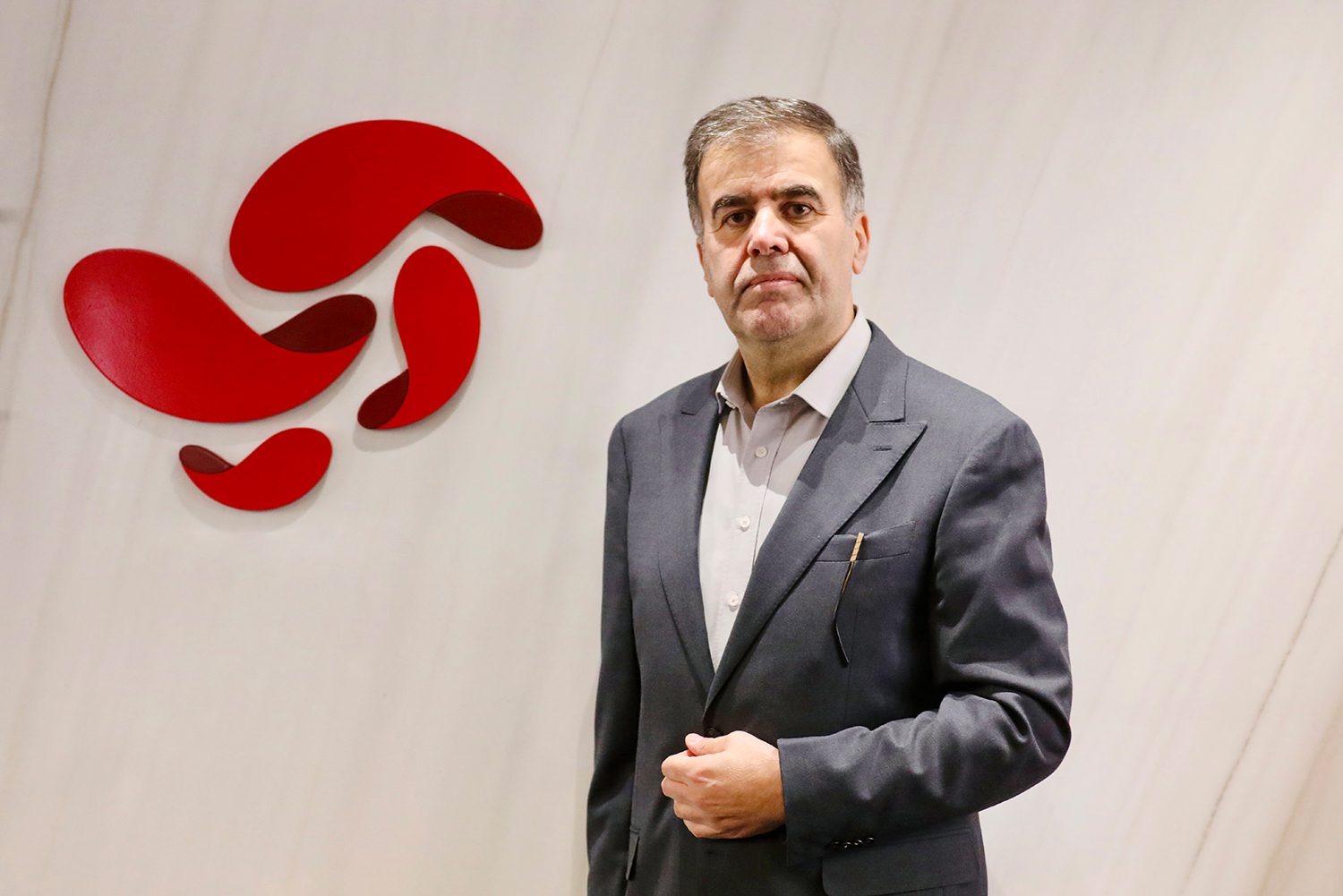 مدیر عامل هلدینگ آسانپرداخت