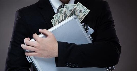 حساب جوان مذنون به پولشویی