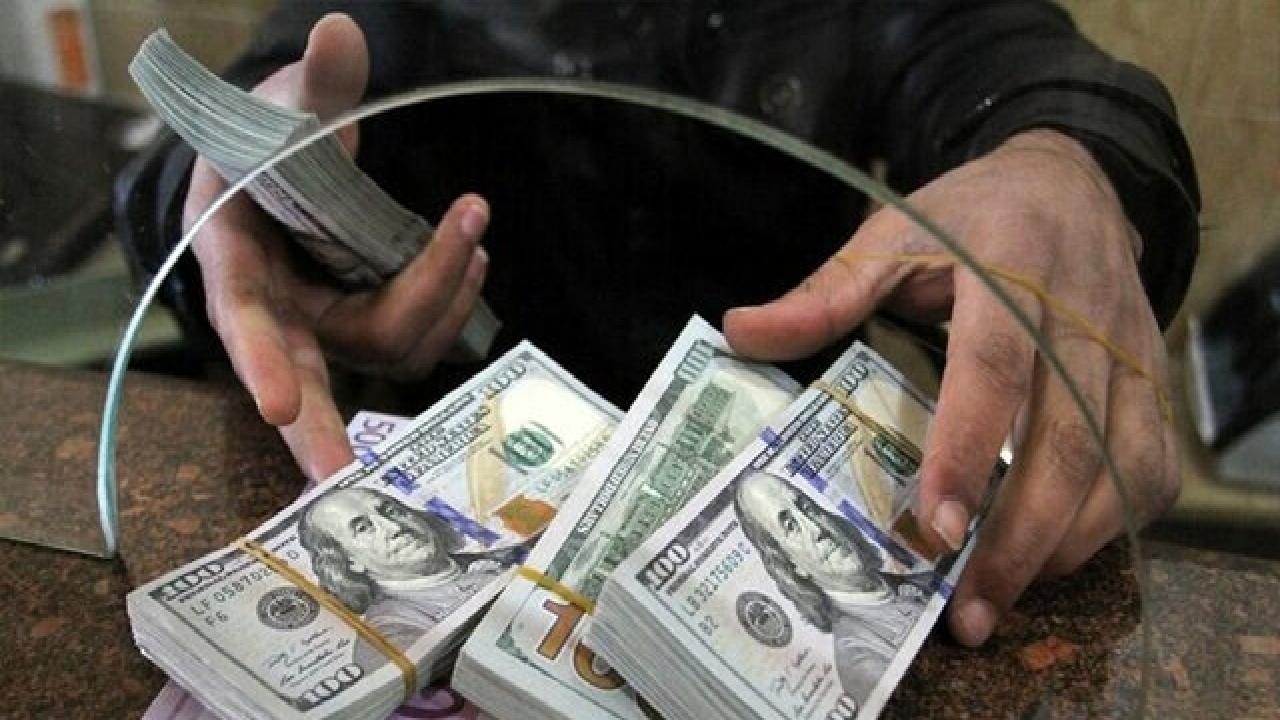 خرید ارز اسکناس معادل ۱۰۰۰ یورو