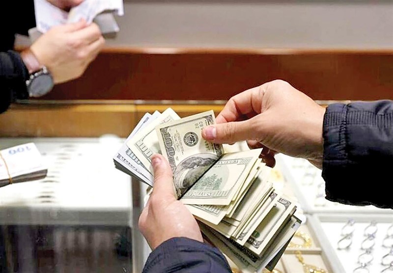 بانک‌ها ارز سهمیه‌ای نداشتند از صرافی‌ها بخرید